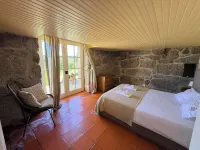 Charming Stone Retreat on 19ha Private Estate | Valley Views & Total Privacy 阿馬蘭蒂酒店