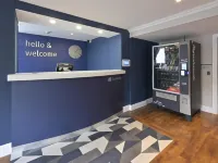 Travelodge Birmingham Sheldon Hotels near Birmingham Airport
