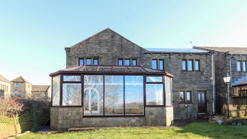 The Peak View - Holmfirth