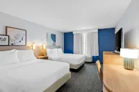 Spark by Hilton Shawnee - 3-Star