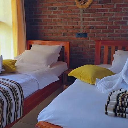 OLIVIA GREEN LODGE