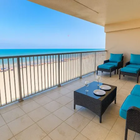 Sweeping 5th Floor Views - Direct Beach - Remodeled