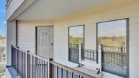 411 Summerhouse by Avantstay Ocean-view Condo + Pool Access + Golf + Trails in Wild Dunes