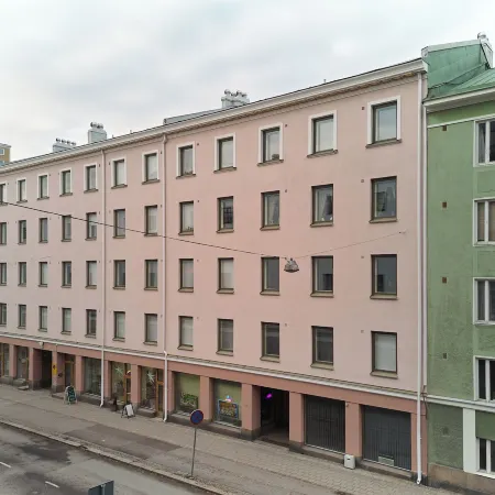 Modernized 1920s Apartment Отели рядом с достопримечательностью «Арена «Гатораде Центер»»