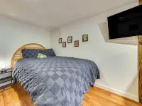 Charming 1-bedroom unit in tranquil Burien with WiFi, AC, private yard Hotels in Burien