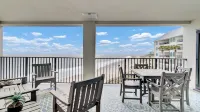 313 Seascape by Avantstay Walk to Beach + Pool Access Beachfront Condo + Oceanview