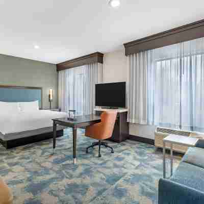 Hampton Inn & Suites Bend Rooms