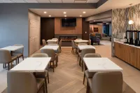 La Quinta Inn & Suites by Wyndham Seattle Sea-Tac Airport - sarapan