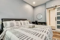 Rare Exclusive Retreat |Private Hot Tub | King Bed - balcony