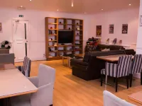 Smart Hyde Park View Hostel Hotels near The Serpentine