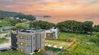 Namhae Dangdangi Dog Pension Blue