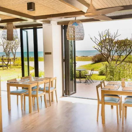 The Beach Resort and Residence Отели в г. Район Патхио