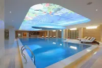 FLC Luxury Resort Vinh Phuc - piscina