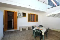 Teoma Holiday Home with Climate and Parking for 5 Guests - parking