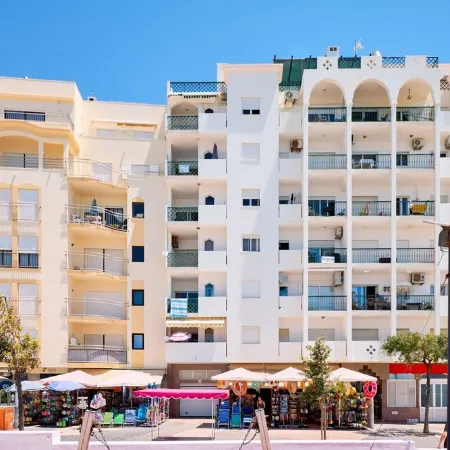 Beautiful Dean Apartment with a Stunning Ocean View and Garage