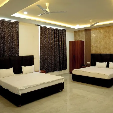 Hotel Maurya Greens