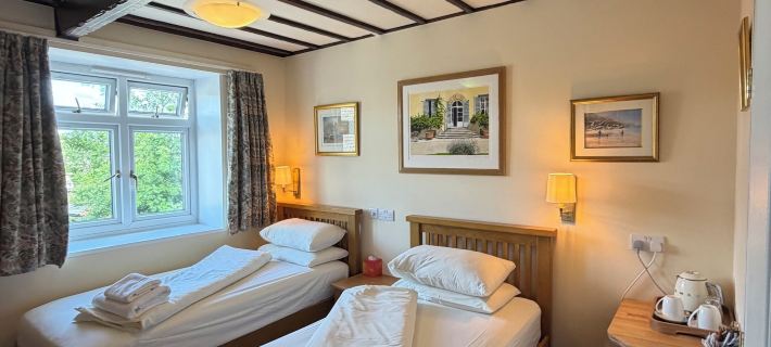 Oakwood Bed and Breakfast Heathrow Hotels in London