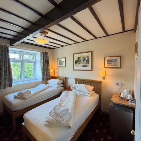 Oakwood Bed and Breakfast Heathrow Отели рядом с достопримечательностью «Вест-Дрейтон»