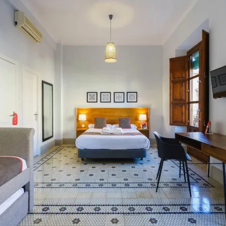 La Perla Granada Suites