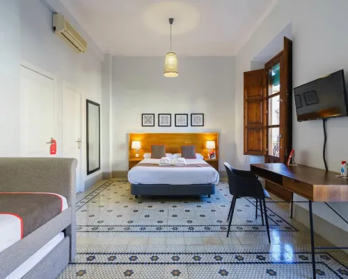 La Perla Granada Suites Hotels near Saint Jerome Monastery