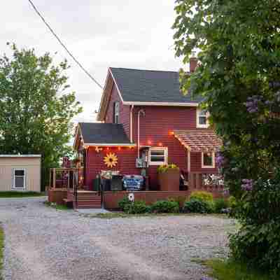 Private Guest Suite | Walk to Covehead Lighthouse & Stanhope Beach Hotel Exterior