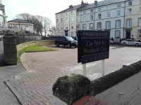 Phoenix Court Hotel - parking