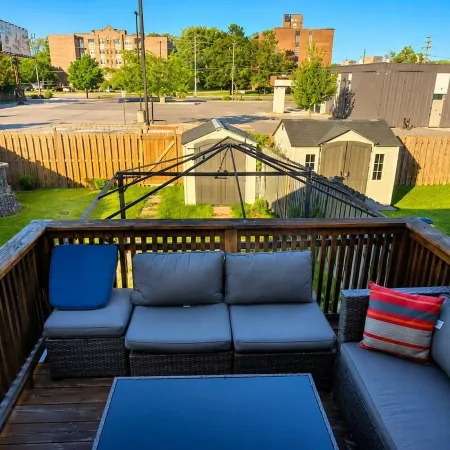 Cozy 4 Bedroom Home Near Tecumseh Mall