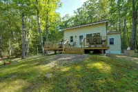 Private Dock & Deck: Tranquil Dam Pond Cottage! - Bintang 3