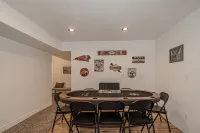 Family Friendly Modern Home- Adventures Start Here! - Wifi