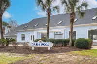 Walk to Ocean: Surfside Beach Home w/ Pool Access - Wifi