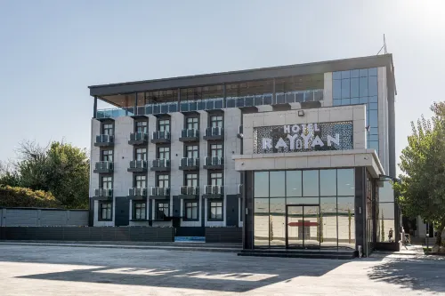 Rayyan Hotel & SPA Tashkent - Parkplatz