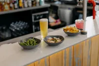 Holiday Inn & Suites Sunshine Coast by IHG - Bar