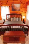 Secluded Cozy Log Cabin Villa - balcony