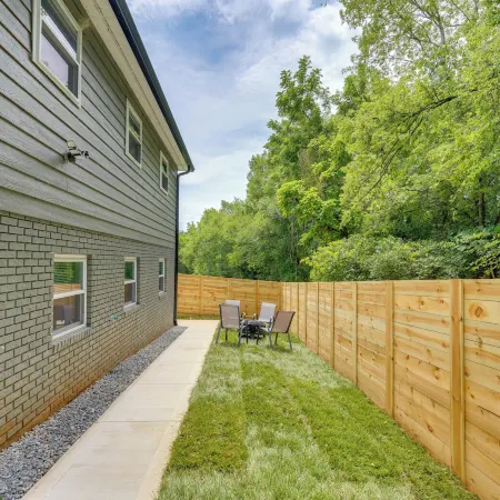 Rolling Hills Retreat, Cozy 2BR Near Lakes/smokies