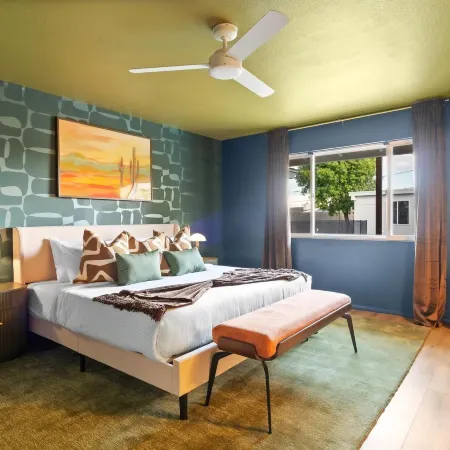 Golf Simulator Pool Sports Court Sleeps 24