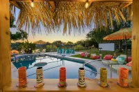 Sleeps 12 Game Room Theatre Tiki Bar Pool - balcón