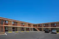 Econo Lodge Hurricane Zion Park Area - spa