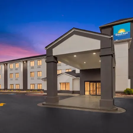 Days Inn by Wyndham McDonough