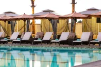 Courtyard by Marriott Irvine Spectrum - Yüzme Havuzu
