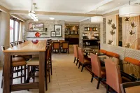 Hampton Inn Atlanta-Northlake - Pet friendly