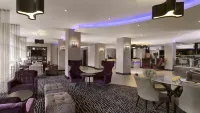 DoubleTree by Hilton Woking - С парковкой