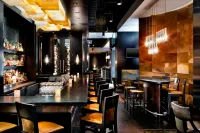 The Westin Calgary - بار