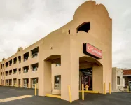 Econo Lodge East - Moteles