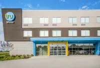 Tru by Hilton Greenville - parking