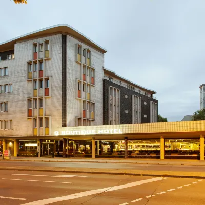 كوينتين بوتيك هوتل Hotels near محطة مترو ميريًندورف بلاتس