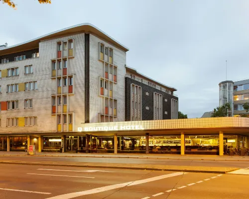 Quentin Boutique Hotel Hotels near Admiralspalast