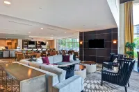 DoubleTree by Hilton Hotel Baton Rouge - parking