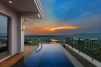 Hilton Goa Resort - Infinity Pools