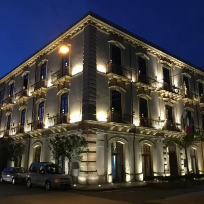 Grande Albergo Alfeo Hotel in zona Museo del Papiro “Corrado Basile”