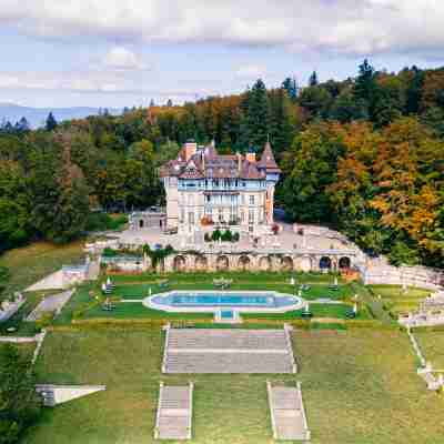 Château des Avenieres Hotel Exterior